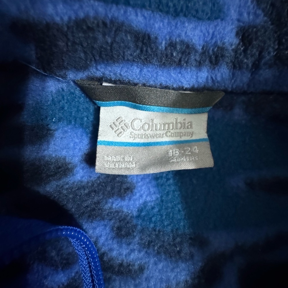 Columbia blue camo fleece ⭐️ - Picture 4 of 4